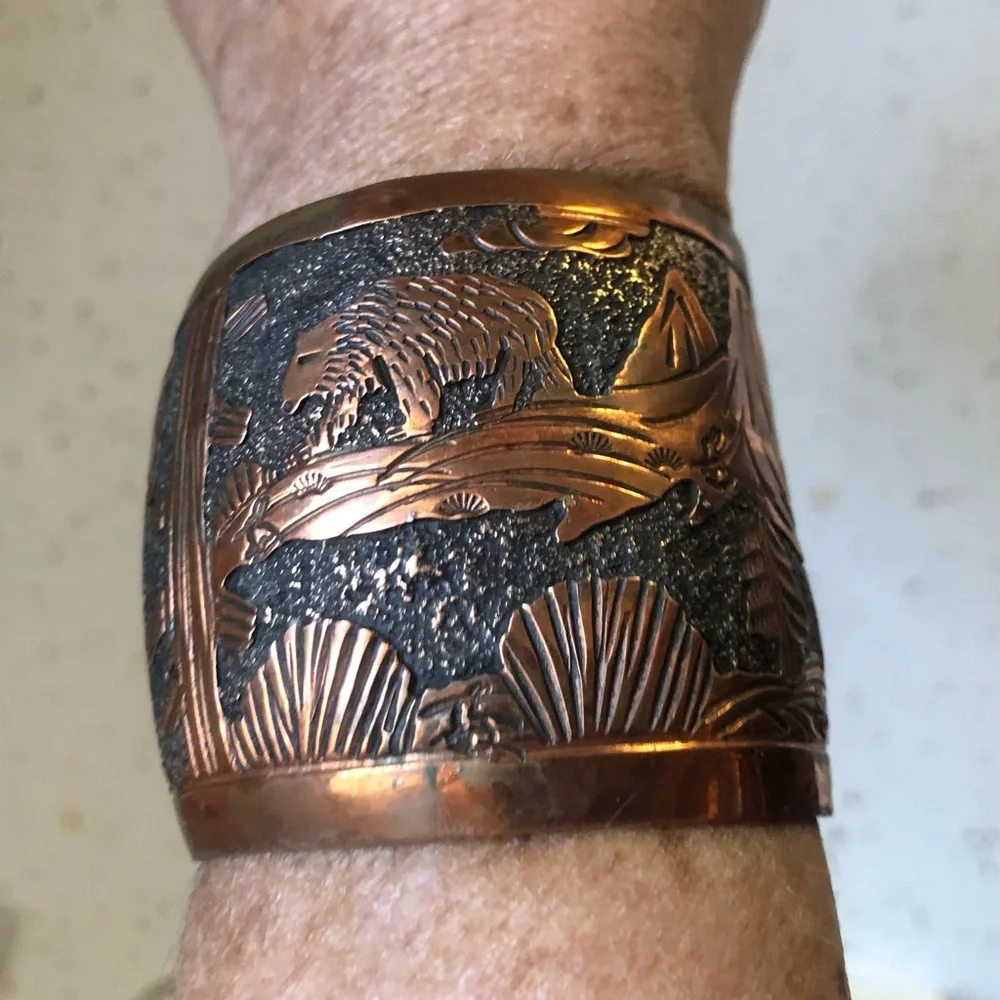Navajo Brass Bear bracelet. - Picture 3 of 9